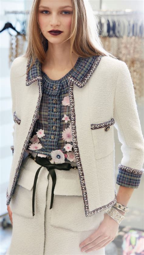 veste chanel|Chanel ready to wear jacket.